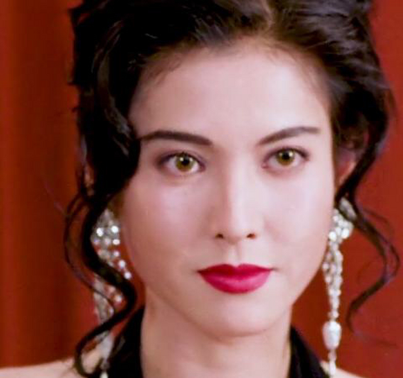 李婉华虽然名气不大,当年也算是一代性感女神了,但是也逃不了岁月的