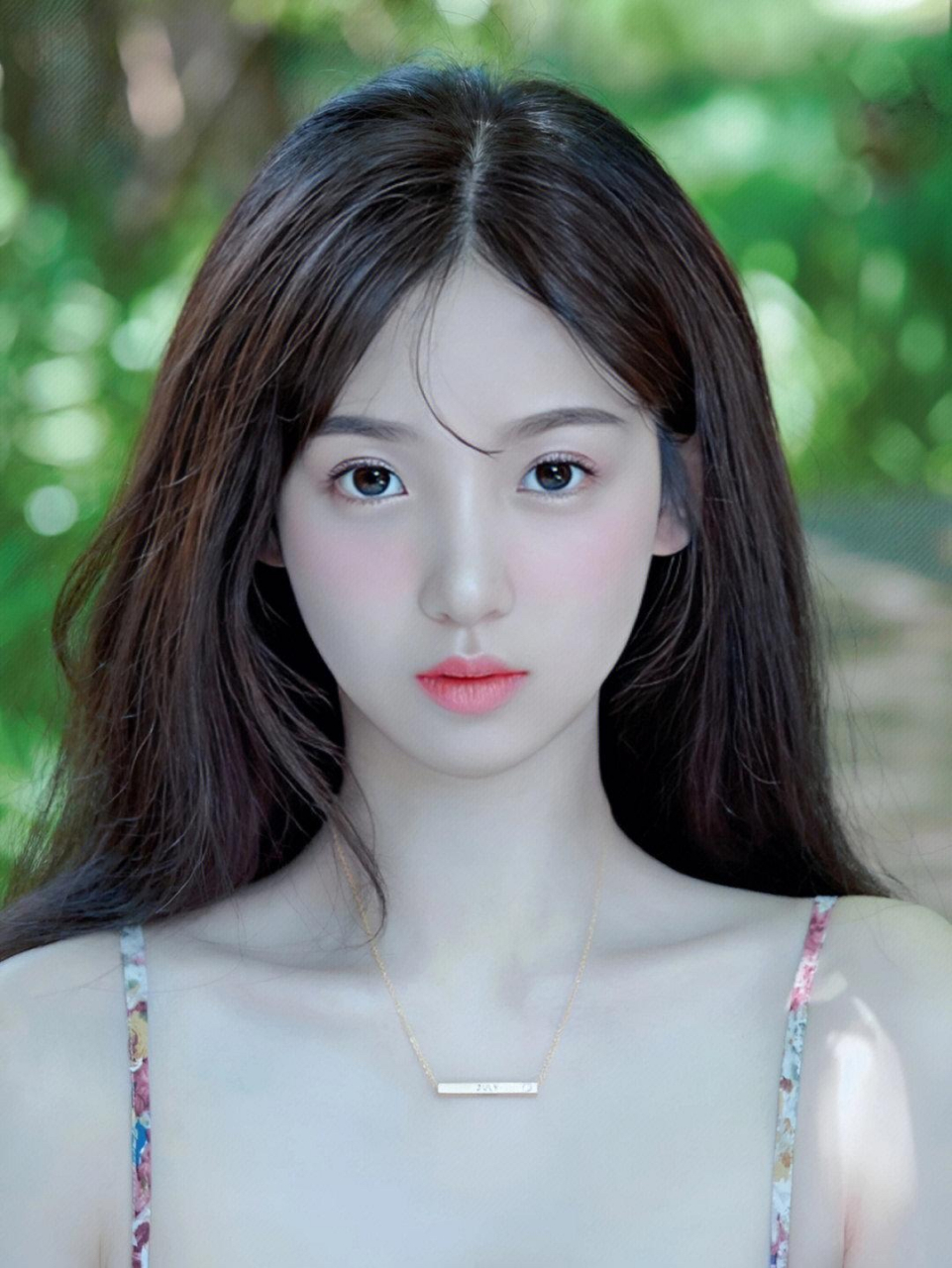 文静气质美女户外写真