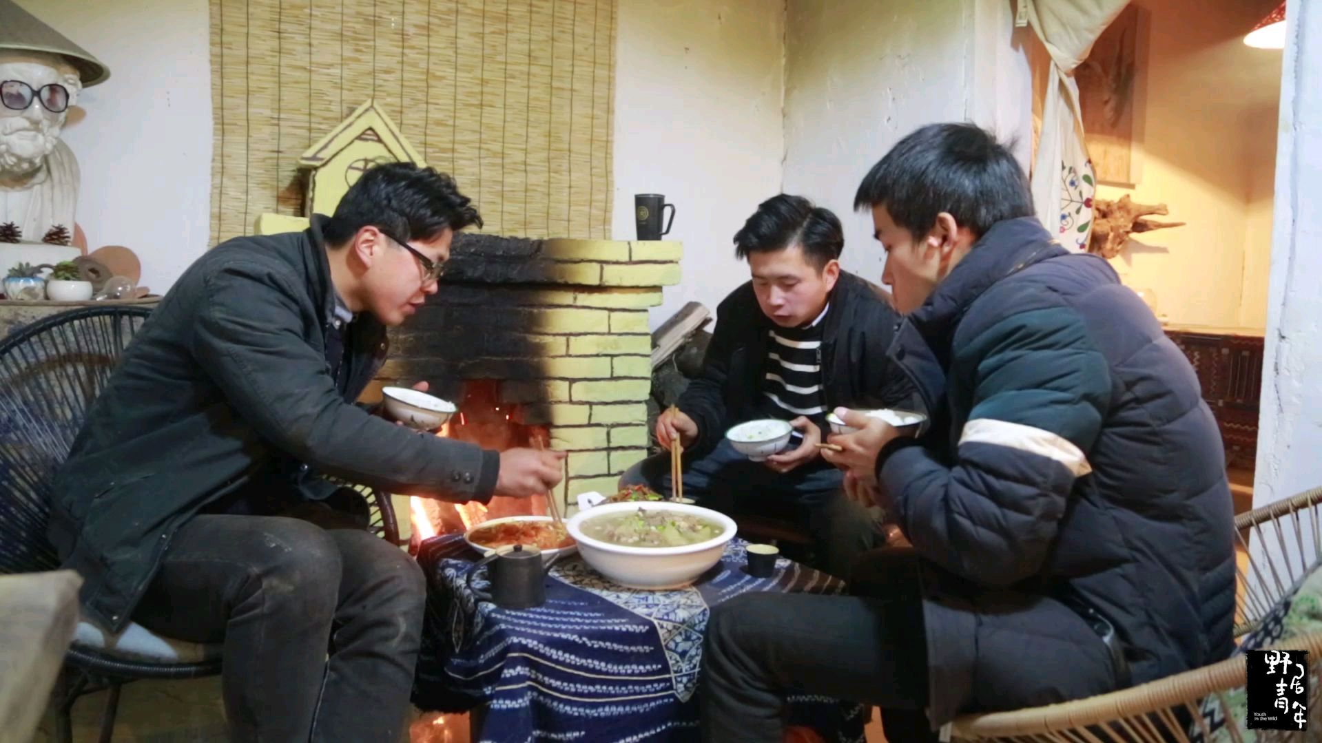 土灶铁锅炖羊肉,吃肉贴膘,抵御严寒