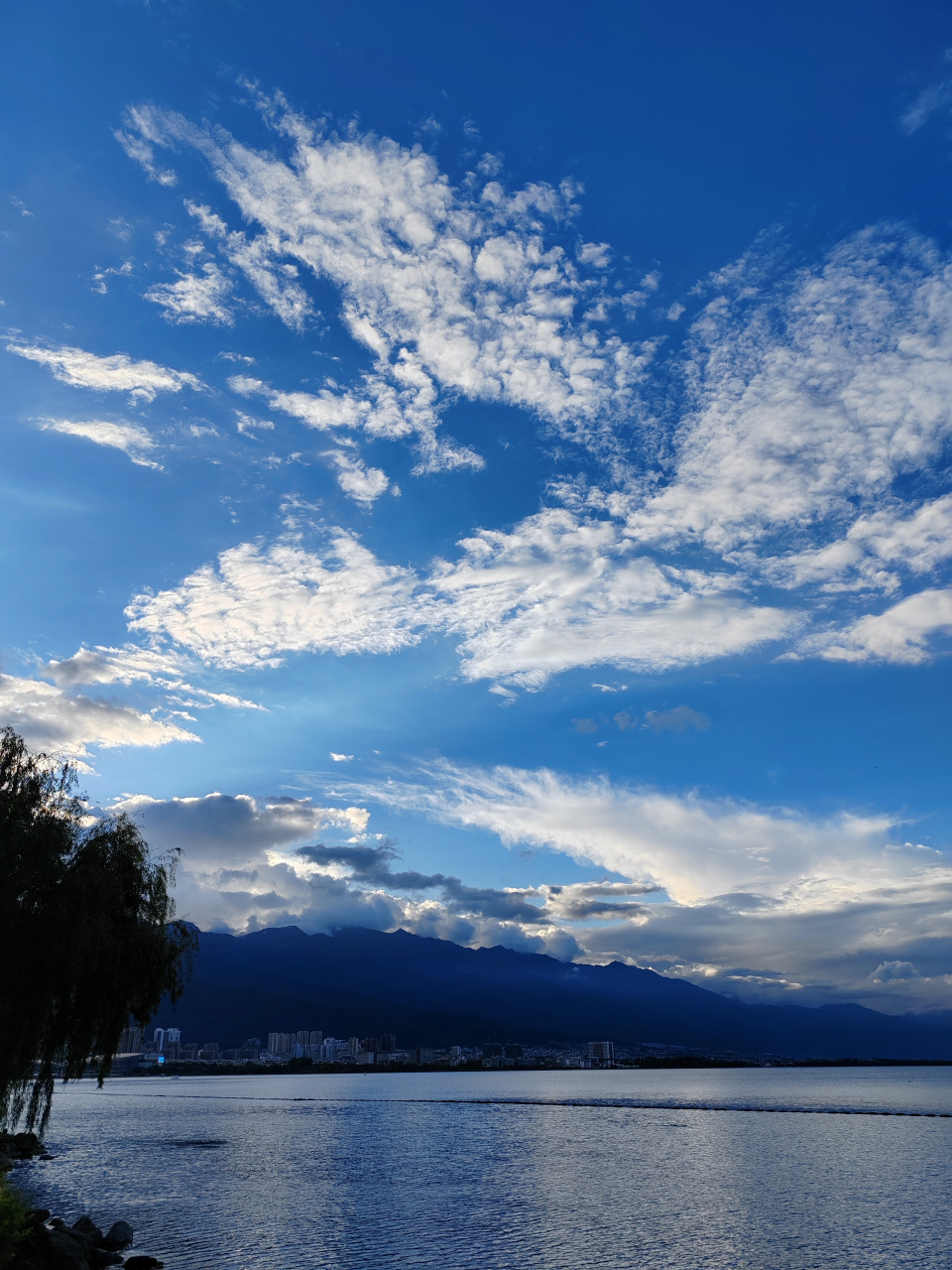洱海蓝天白云治愈系,大理自然风光写真摄影图片,谢谢关注,收藏,点赞,