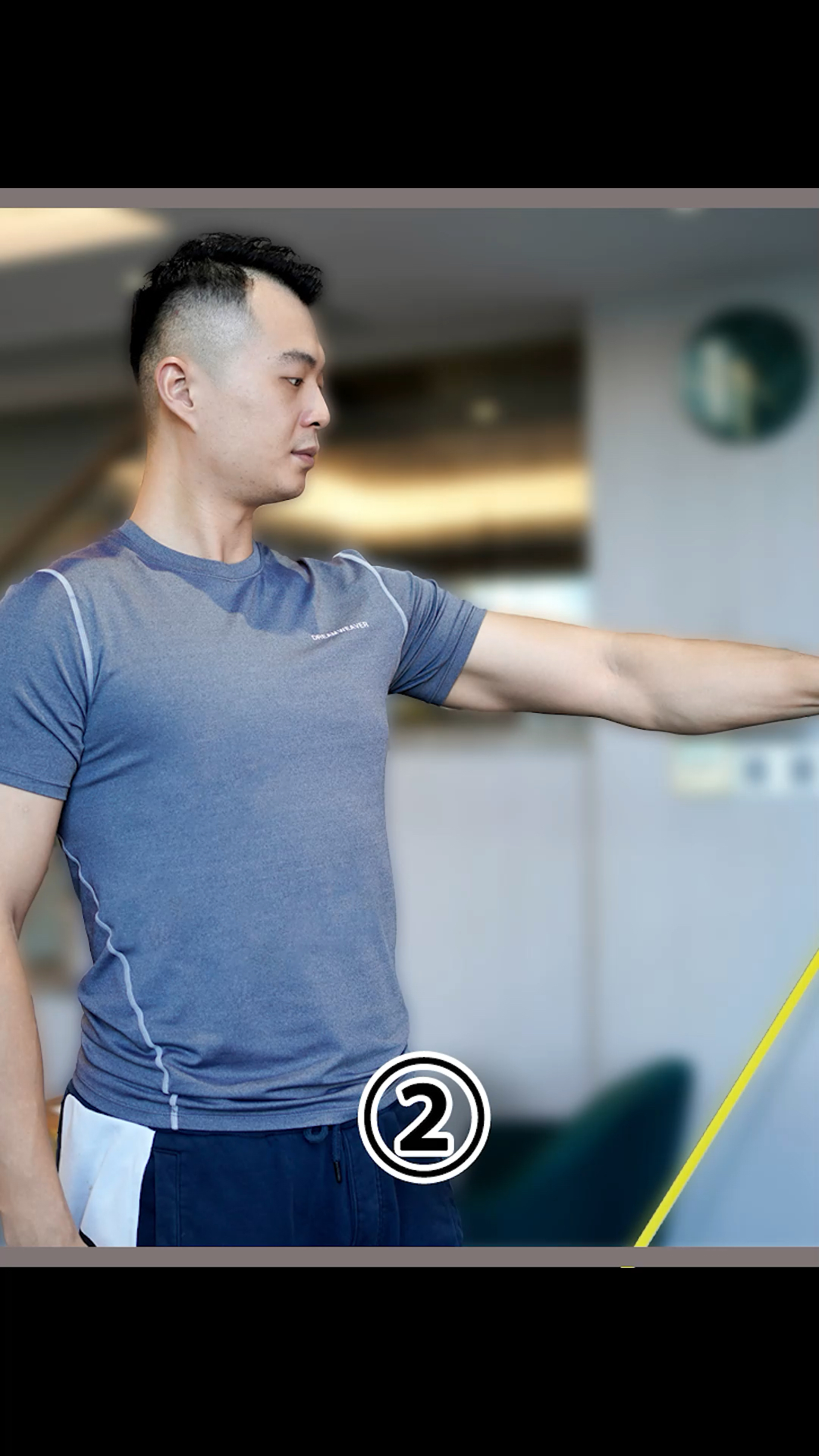 阻力带前平举是居家或健身房让你变美变瘦的运动动作,以上知识是完整