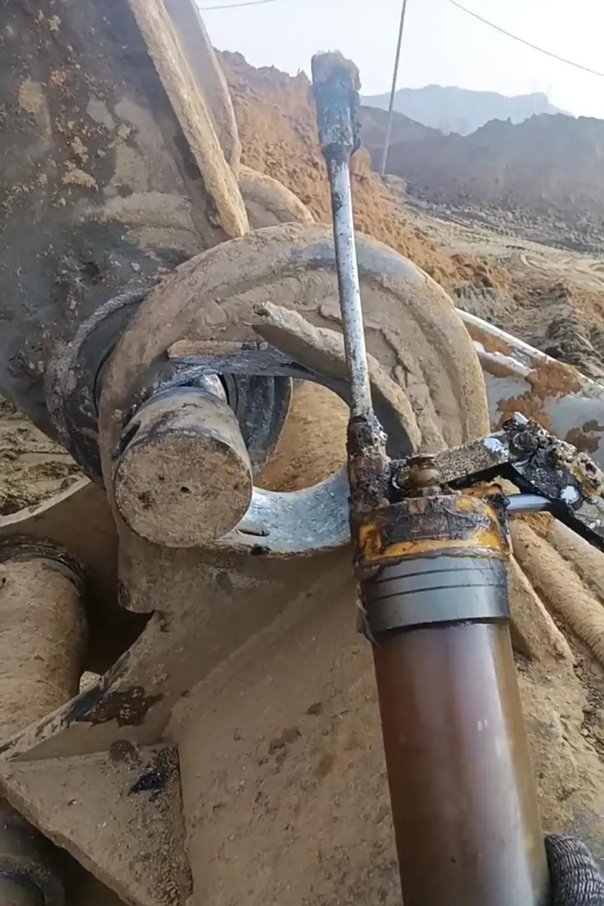 老板买的十手装载机,天天催着打黄油,还有必要吗?