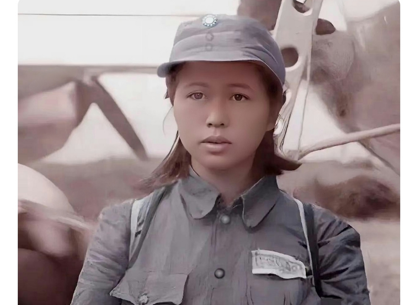 抗日战争时期,一名年轻的国军女兵照片.