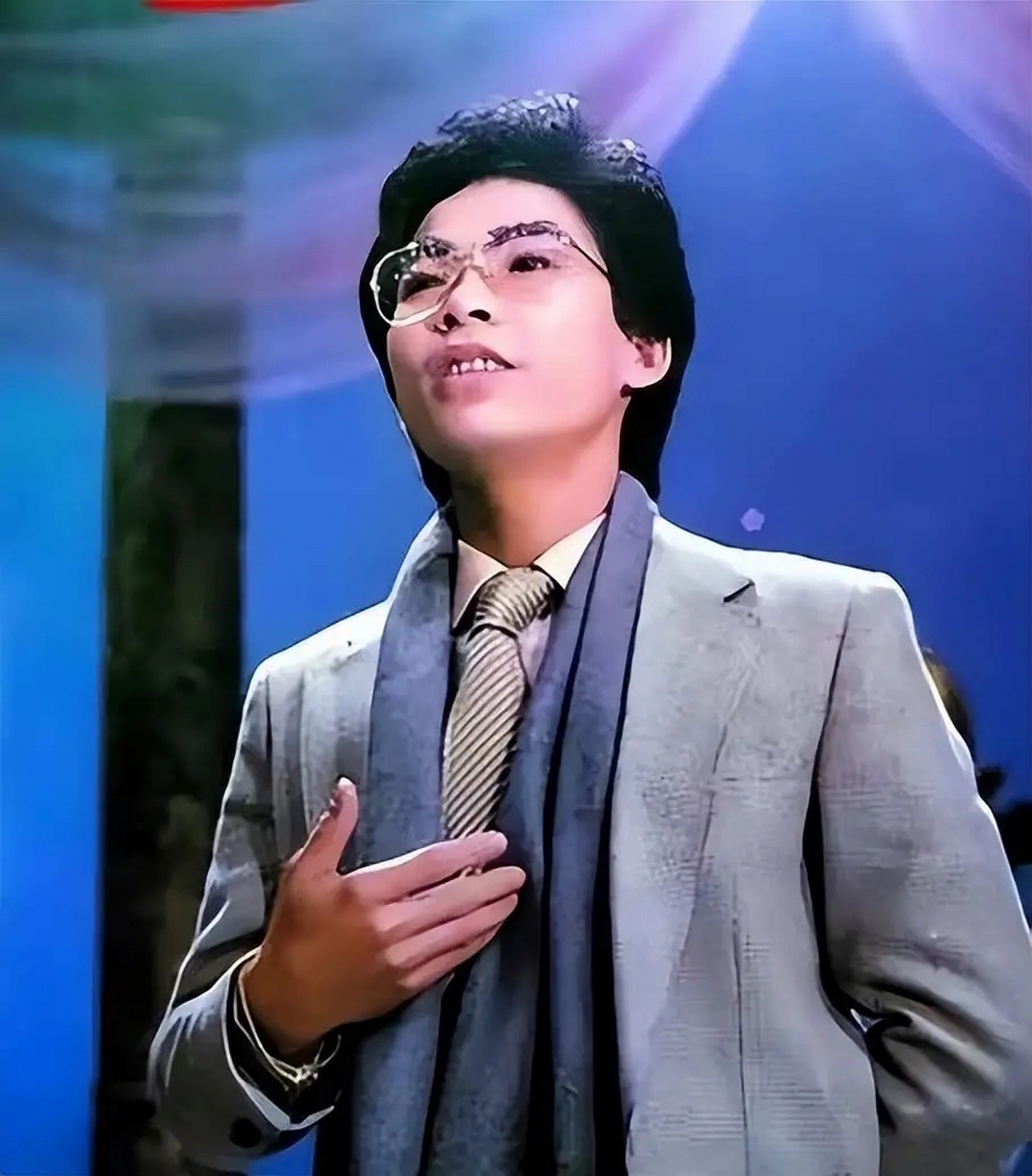 "  阅读此文前,诚邀您点击一下"关注",方便您随