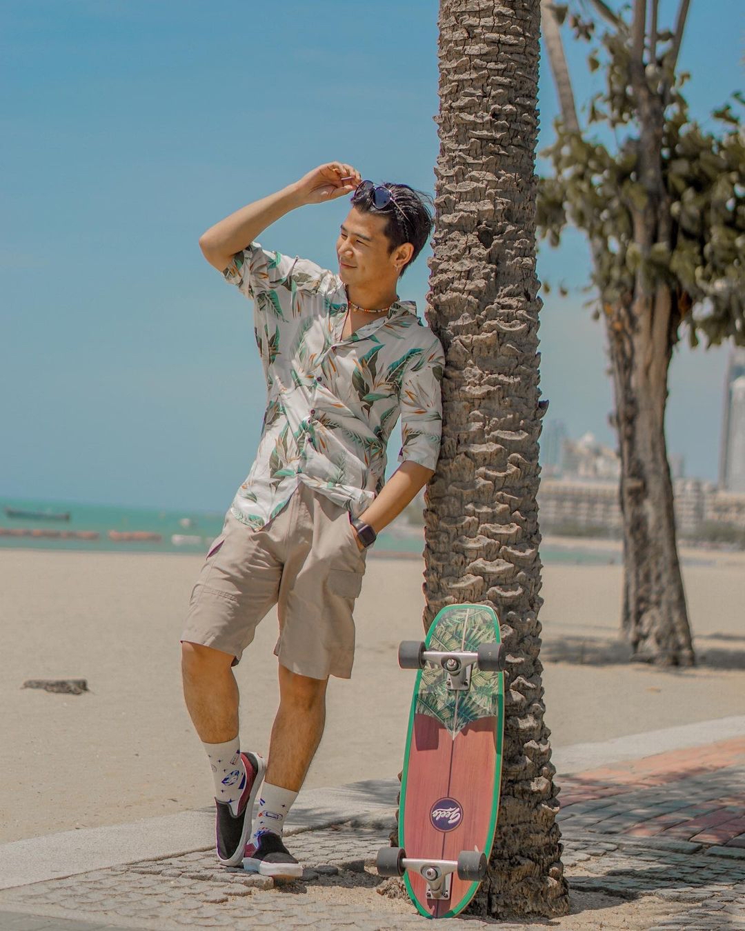 拥有小麦色肤色的肌肉男,胸肌和腹肌很撩人,你心动了吗?