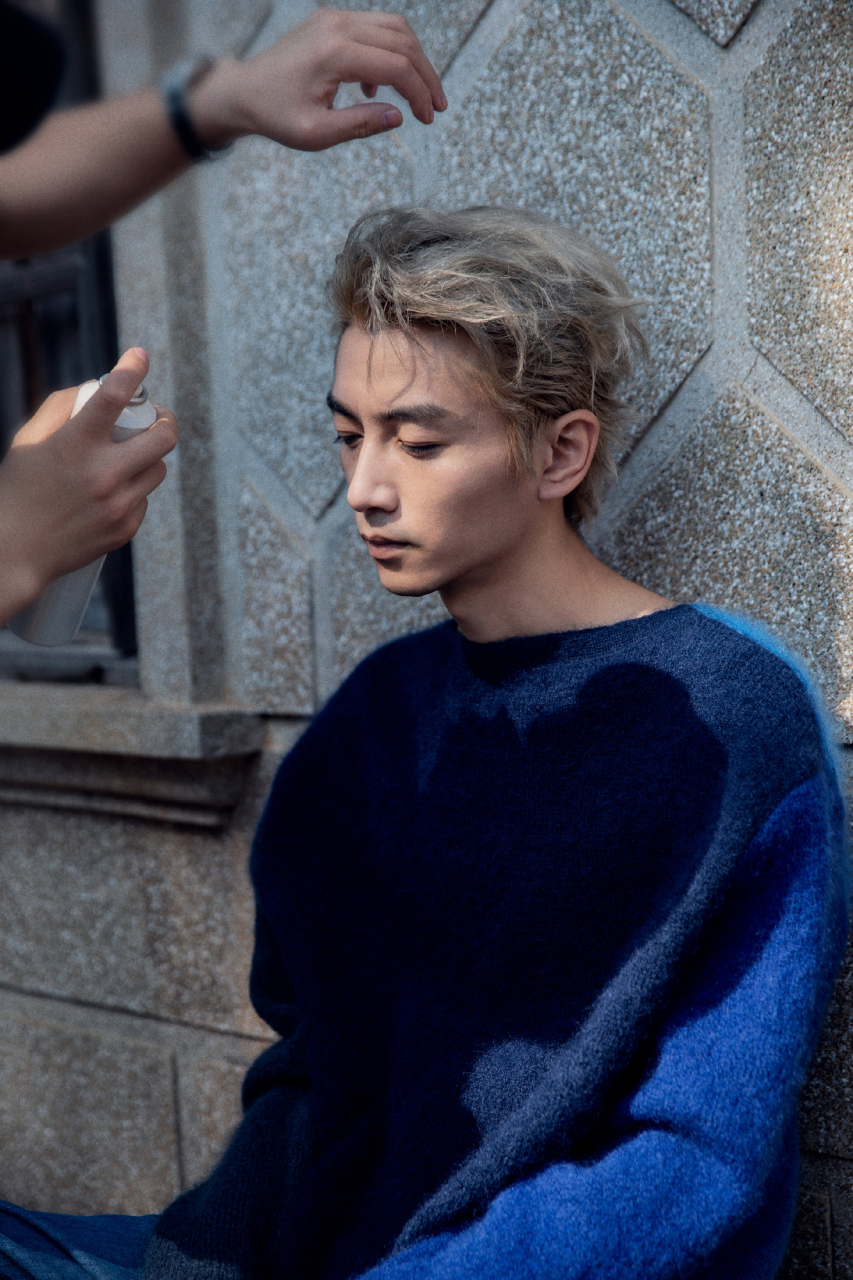 陈晓金发造型,五官俊美棱角分明,好帅!