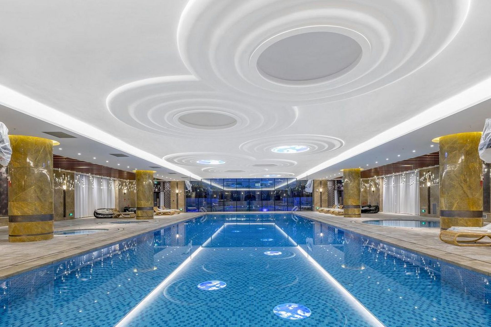 保山永昌大酒店是由保山永昌投资公司旗下旅游投资公司投资兴建,集