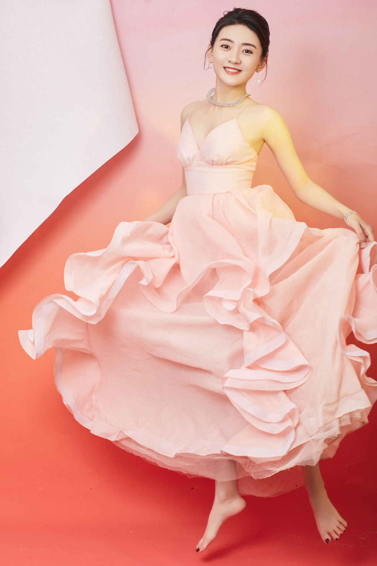 明星写真美图|梁洁