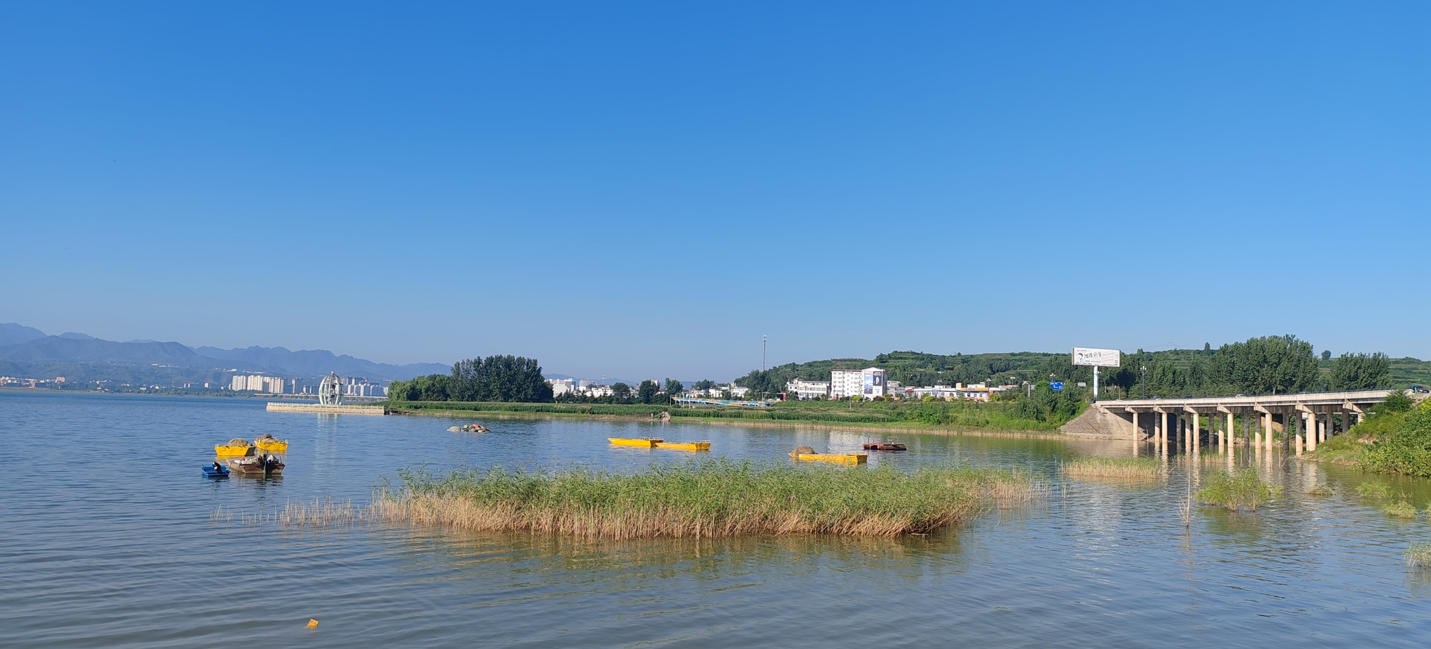 陆浑湖图片