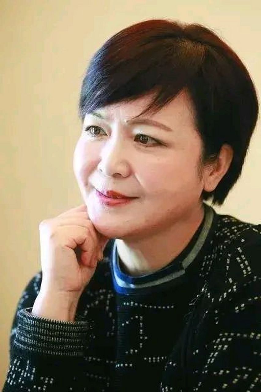 金莉莉,1965年出生于浙江省,1985年金莉莉报考上海戏剧学院,未中  后