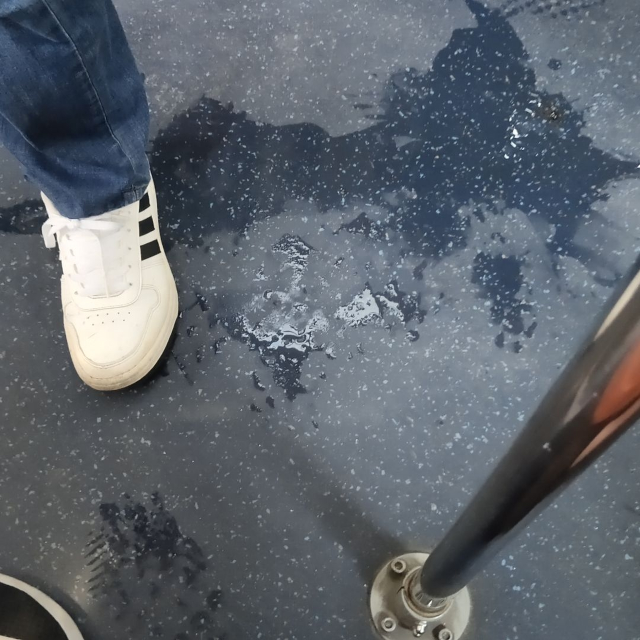 实在是憋不住了.我该怎么证明这不是我尿的.