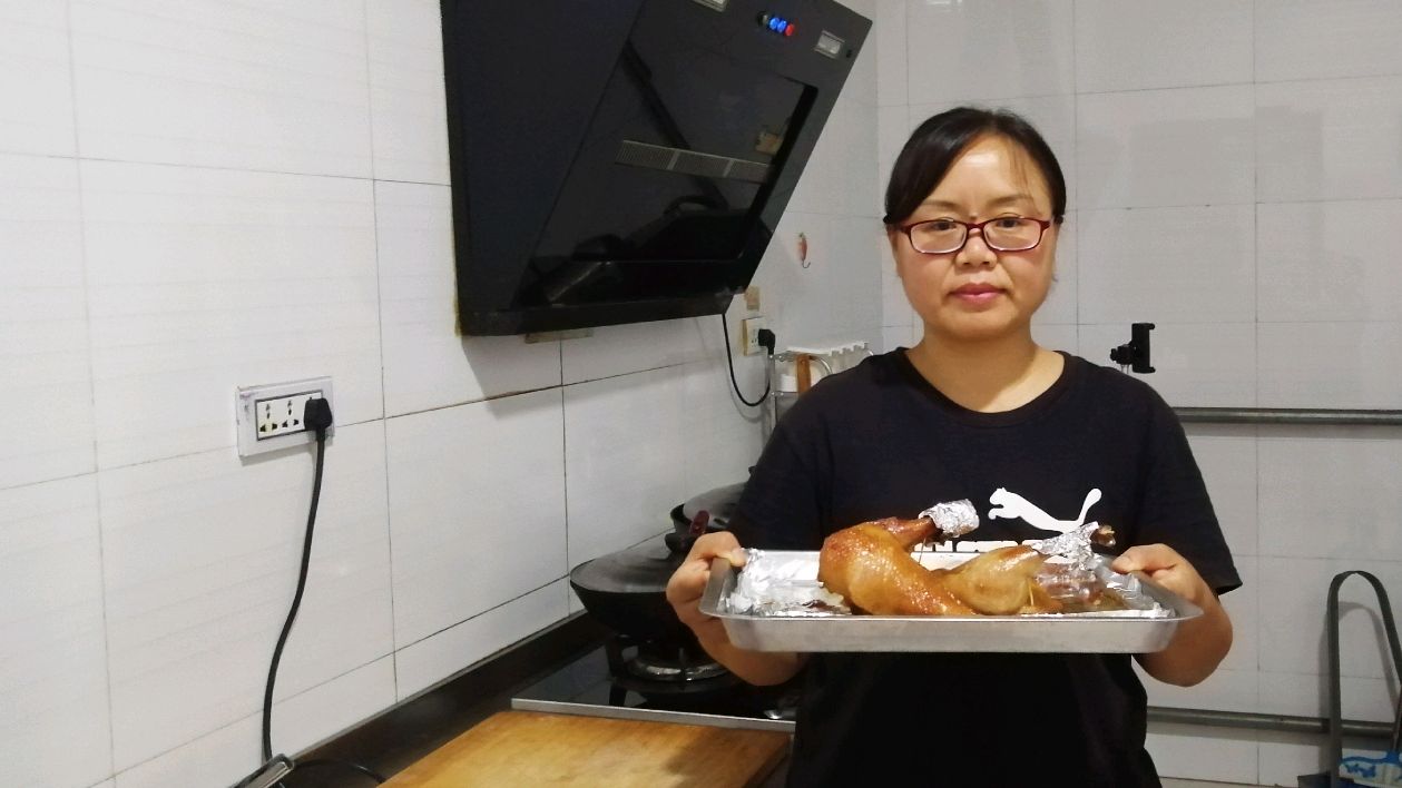 三姐第1次烤半片鸭,用了40分钟,来看看效果怎么样?