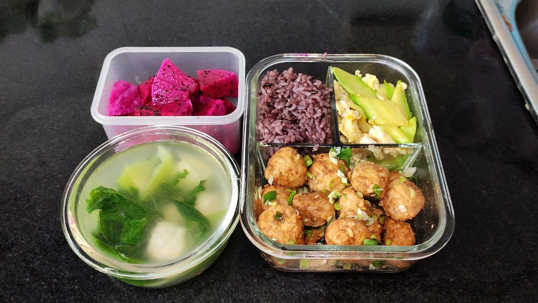 给老婆做便当的第四十三天,红烧鸡肉丸和西葫芦炒鸡蛋,老美味了