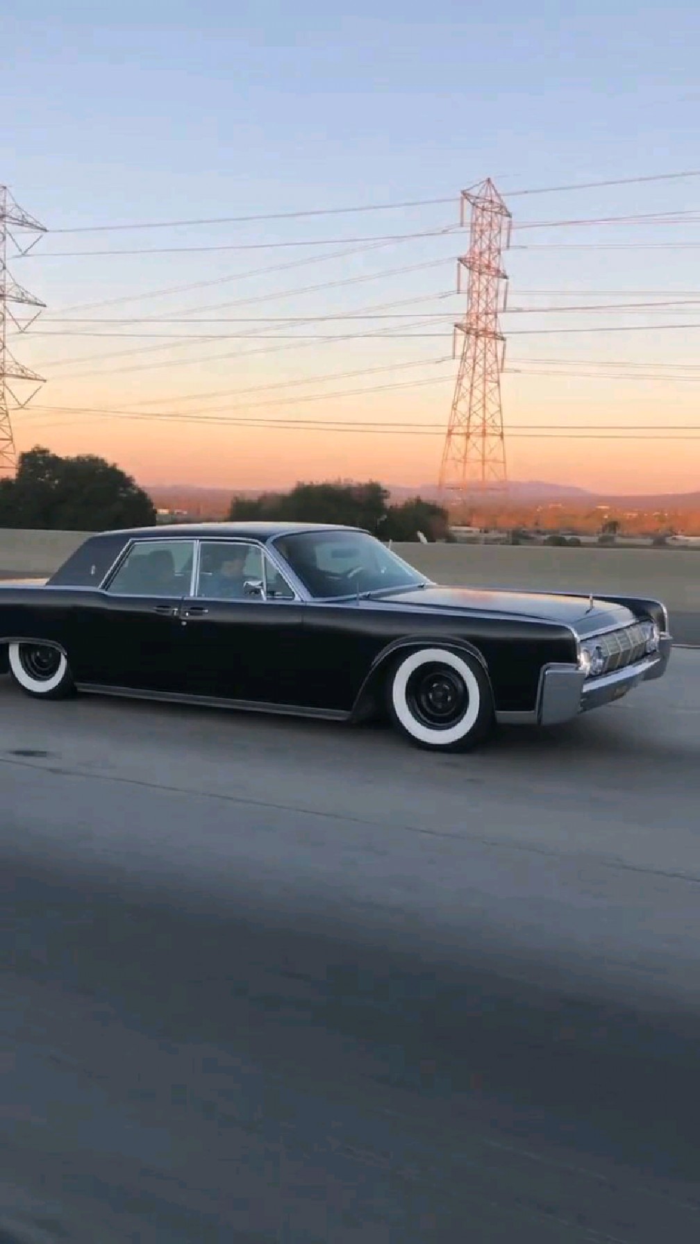 这就是60年代的老林肯#老爷车-度小视