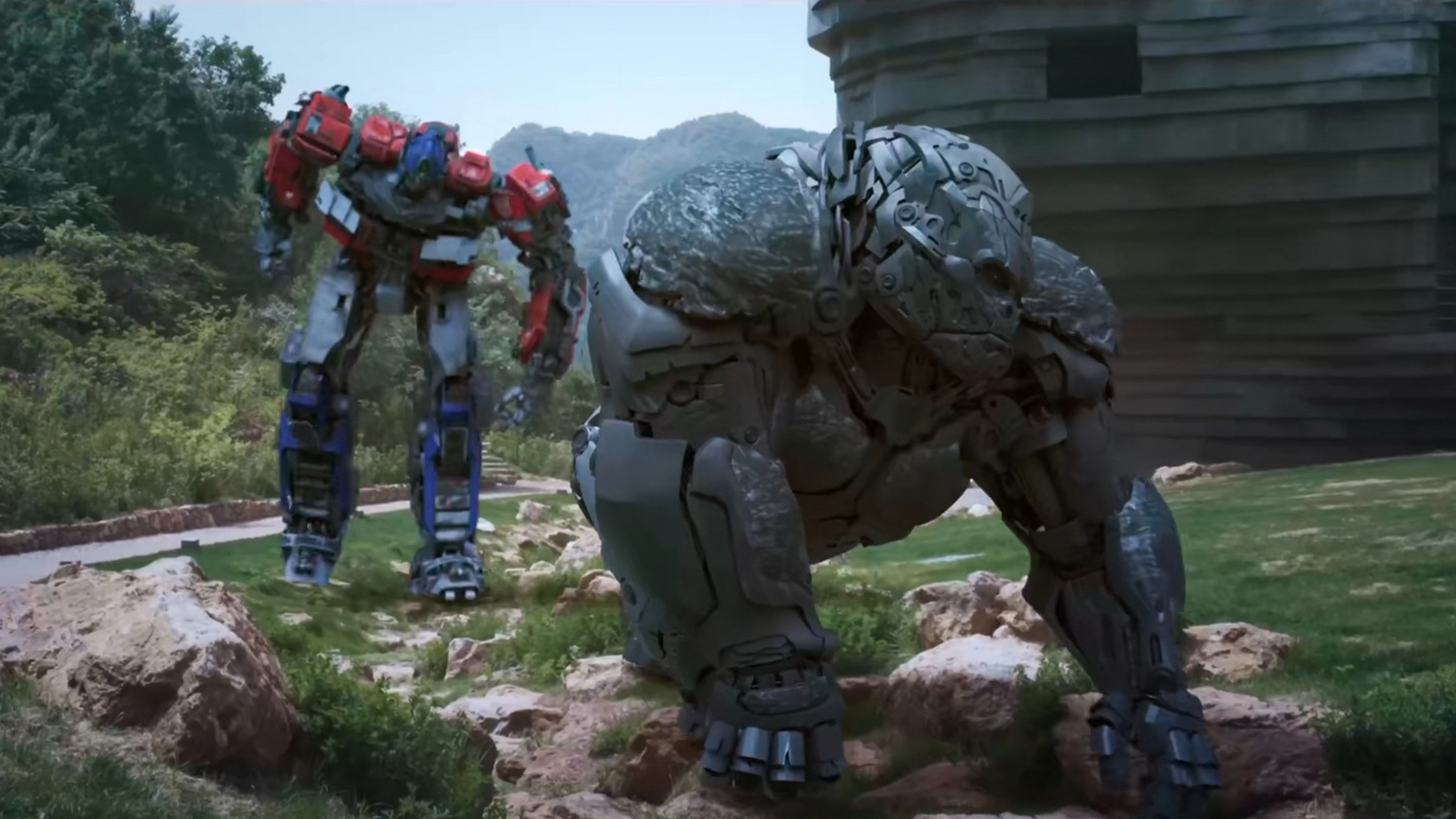 6月9日,《变形金刚7》在中国内地隆重上映.