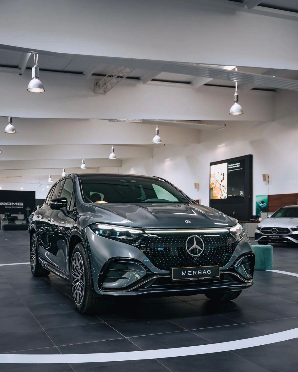 电动车界的爱马仕 奔驰eqs450  suv 假如给你100多万,你会选择这辆纯