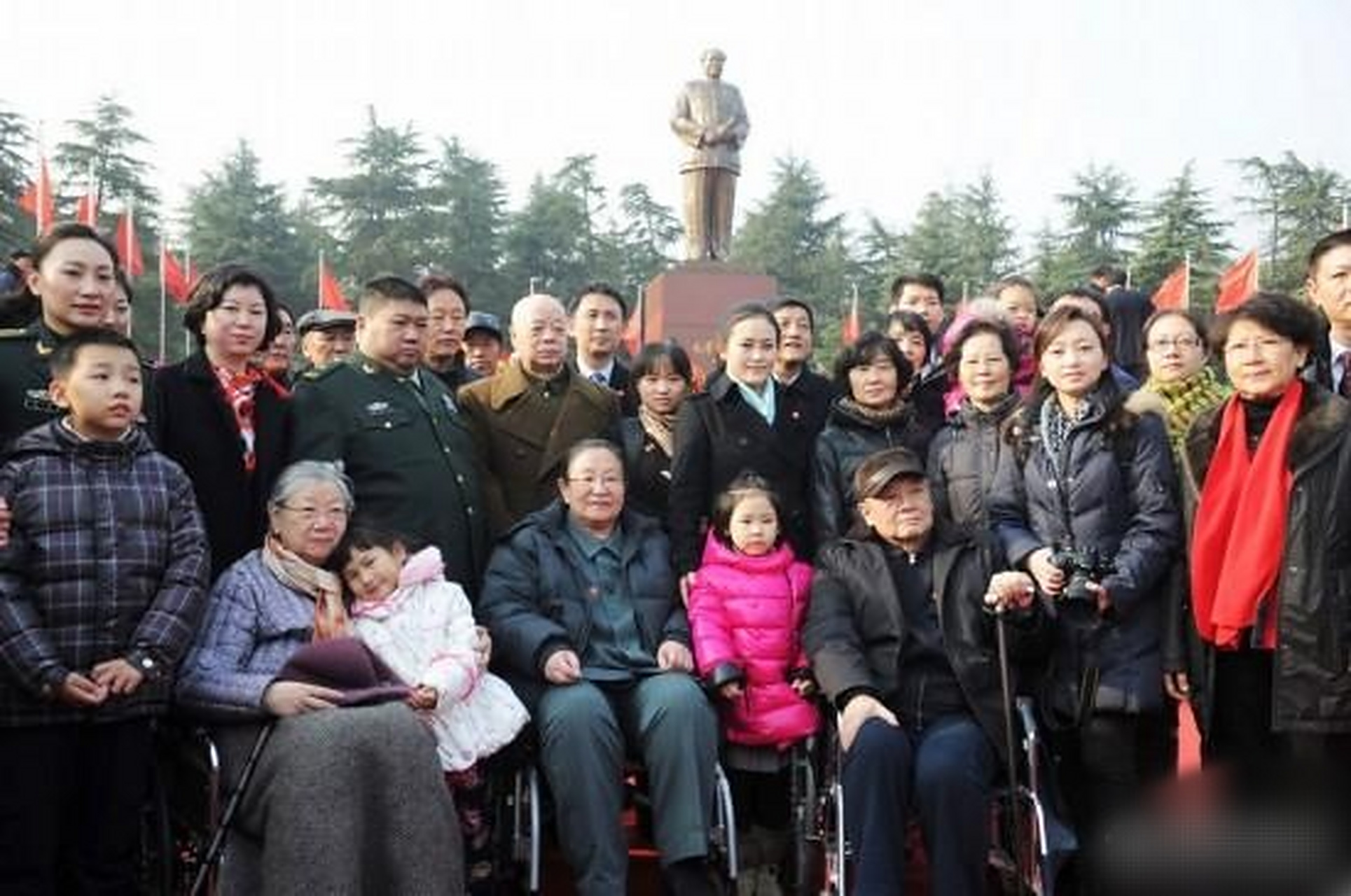 毛家后人罕见大合影