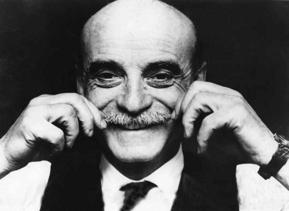 如何评价封塔纳:布上割一刀,卖1.8亿元