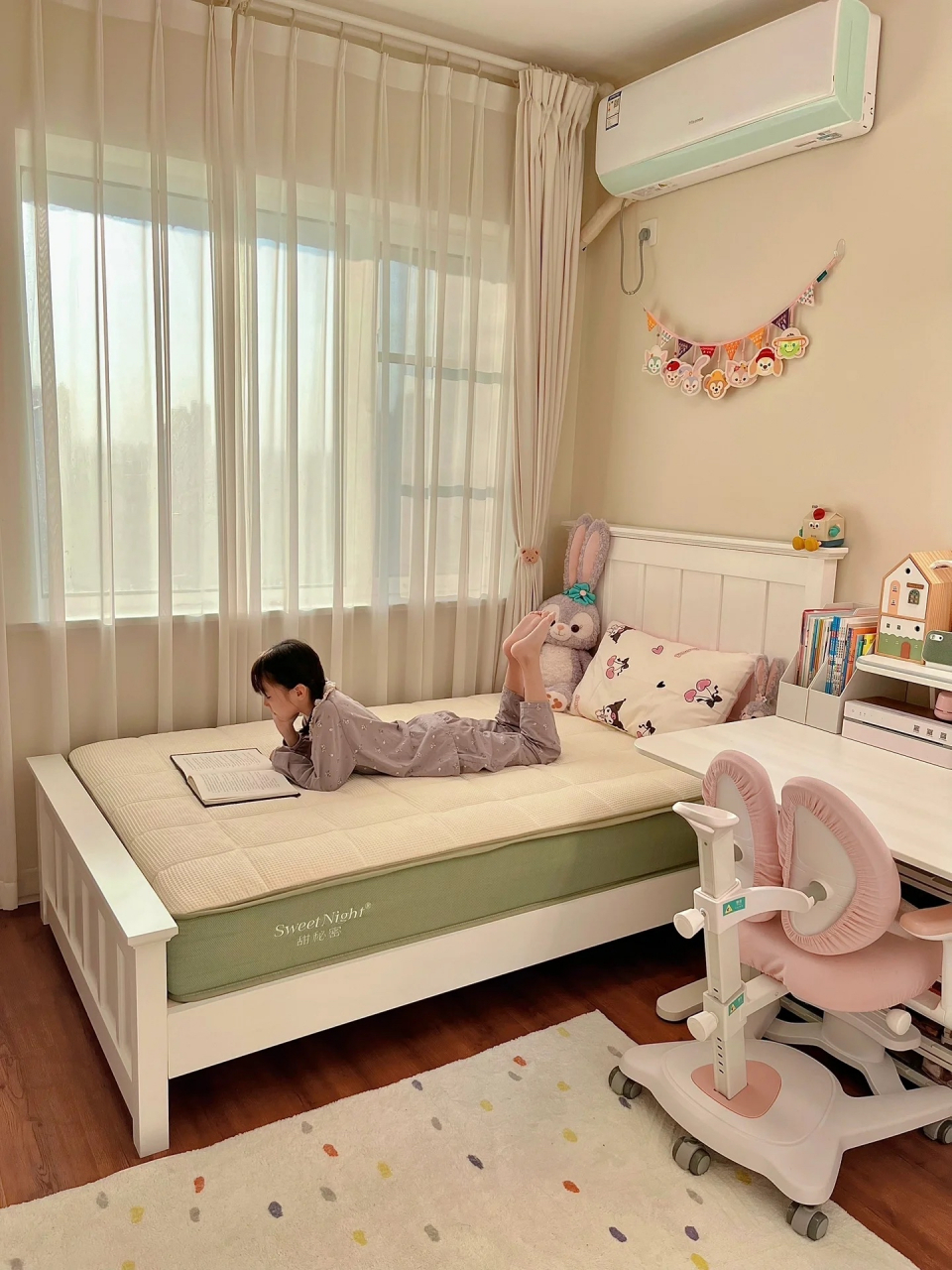 又又又来分享我家这个10平米的儿童房啦!