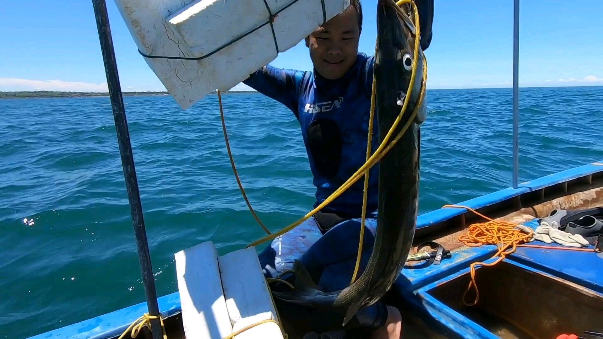老表打到凶猛大海狼,阿锋劲爆打一条超大鱼王,两人不分上下