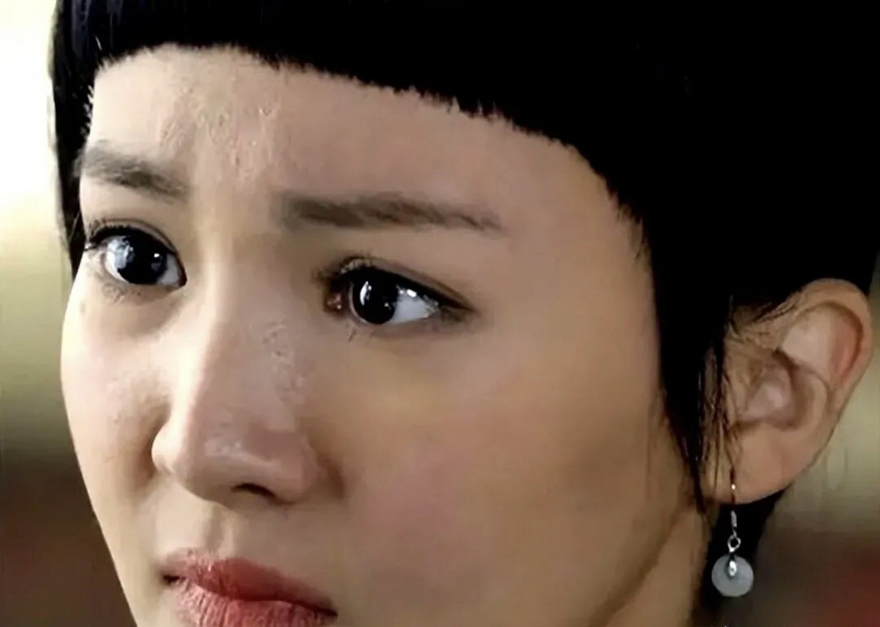 成名前的金晨和现在的金晨,这容貌变化也太大了,感觉完全不像是同一个