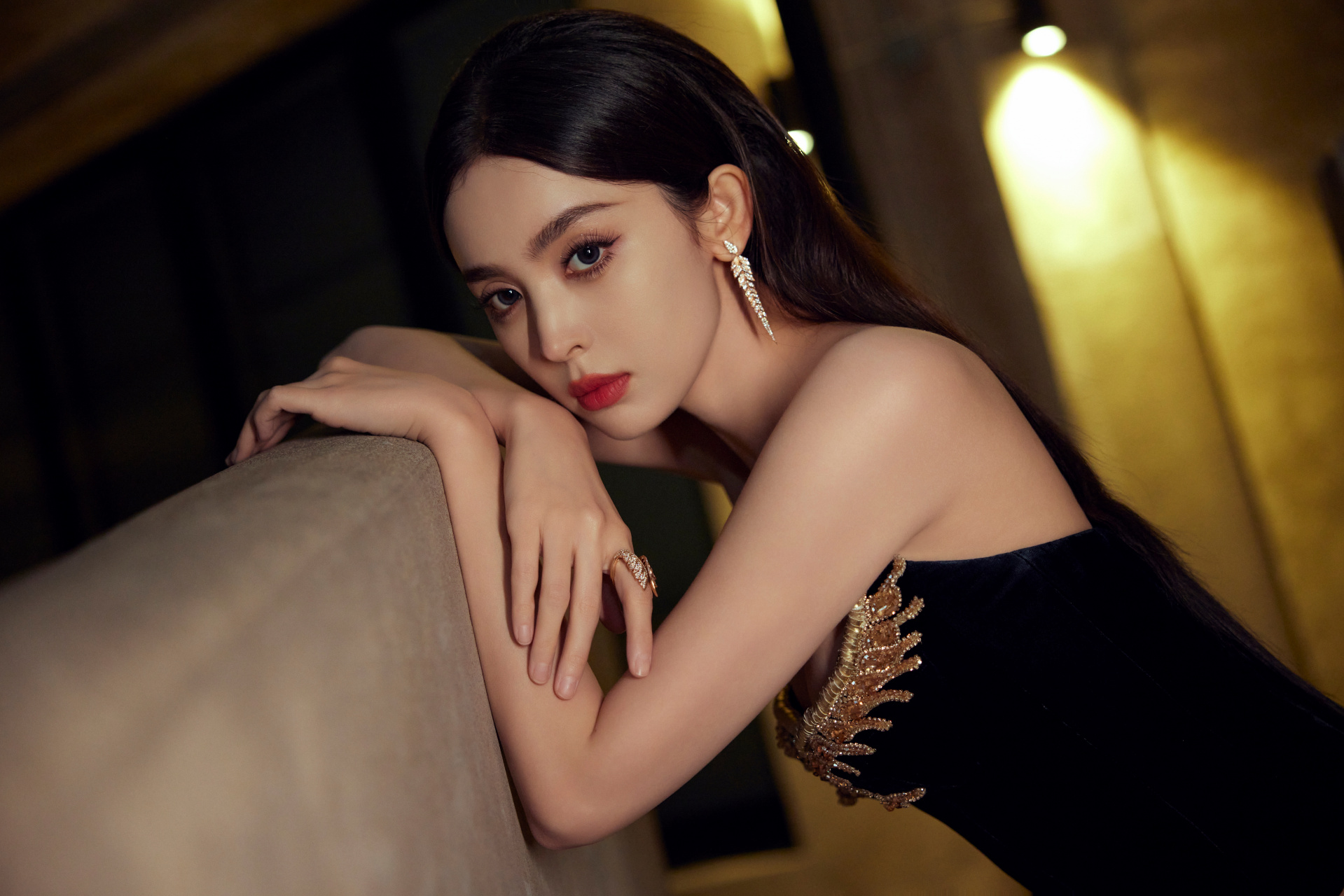 古力娜扎气质好颜值高,这组照片真的绝了!#古力娜扎# #美女# #明星