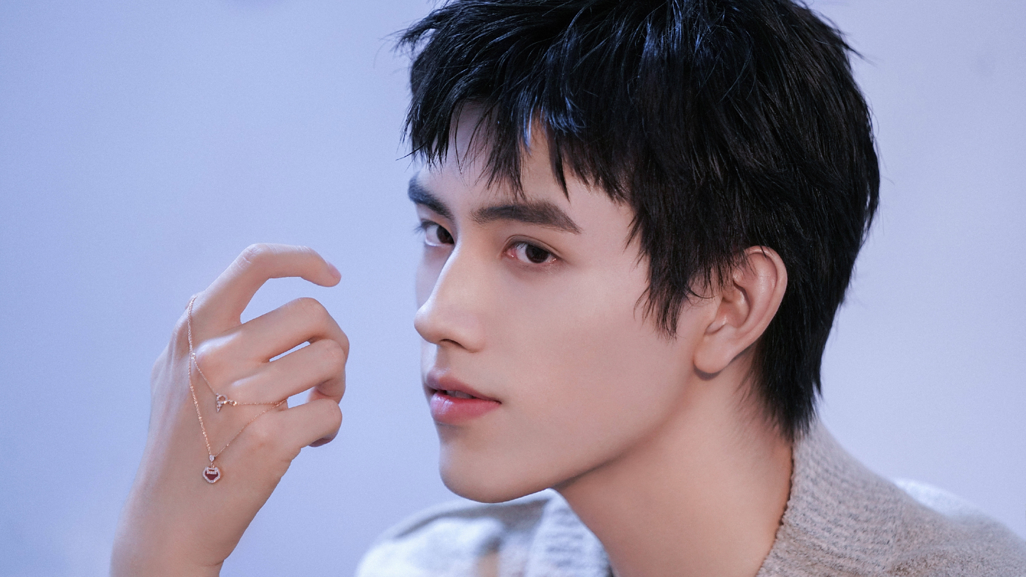 演员陈飞宇,期待他的《皓衣行》开播,先来看帅照吧