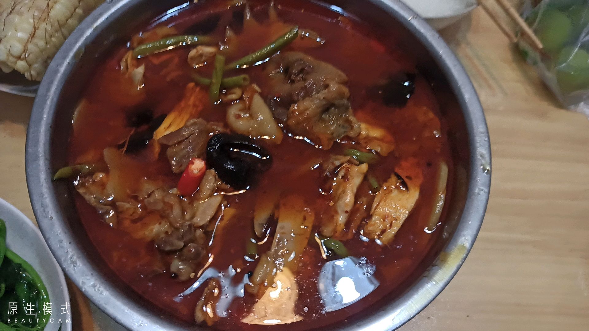 夏天一份家常钵钵鸡,清炒红薯叶,甜糯玉米,开胃又清新