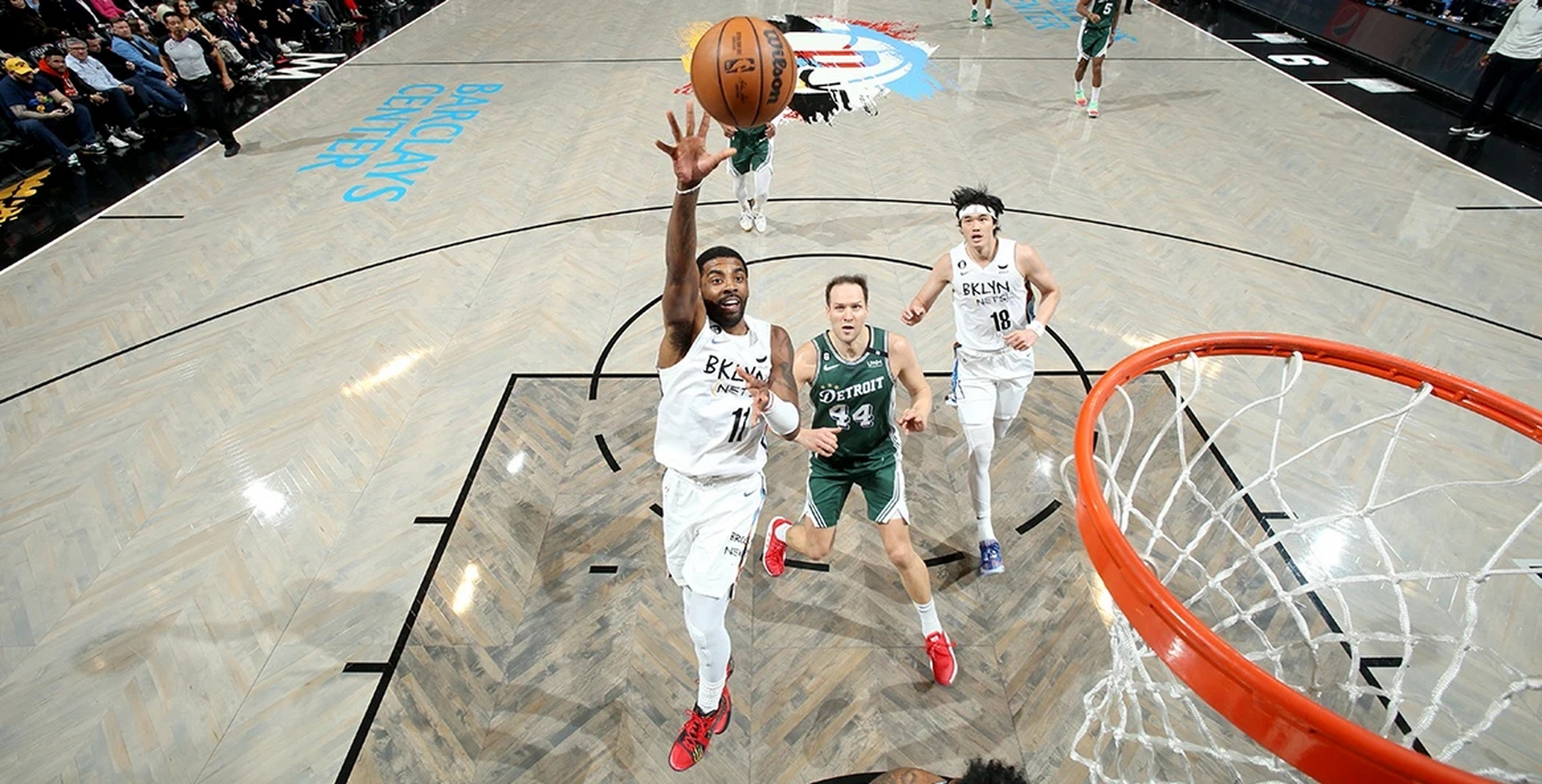 今日,布鲁克林篮网队在主场以122-130,不敌东部倒数第一的底特律蝗