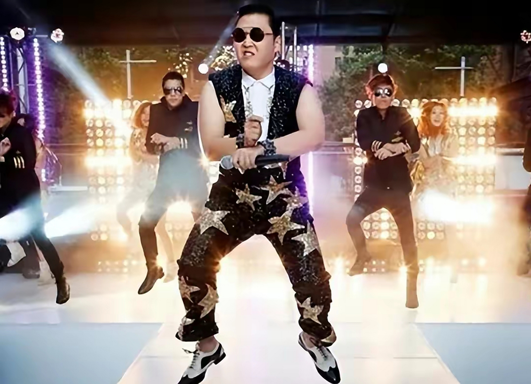 "江南style"鸟叔:从火遍全球,到"韩国之耻",他怎么了?