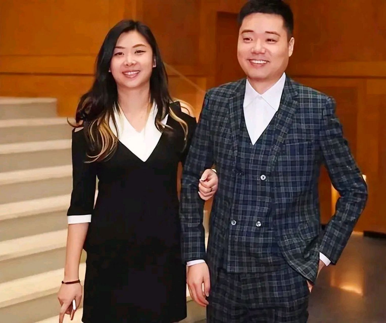 丁俊晖富婆老婆原来是熟悉的她!