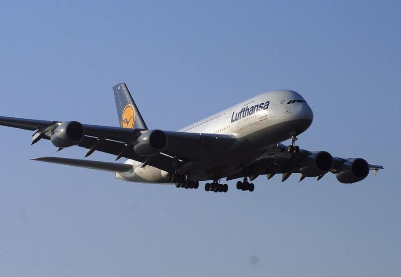 荒唐:让儿子开飞机,致机上75人遇难,俄罗斯的这个机长有多离谱