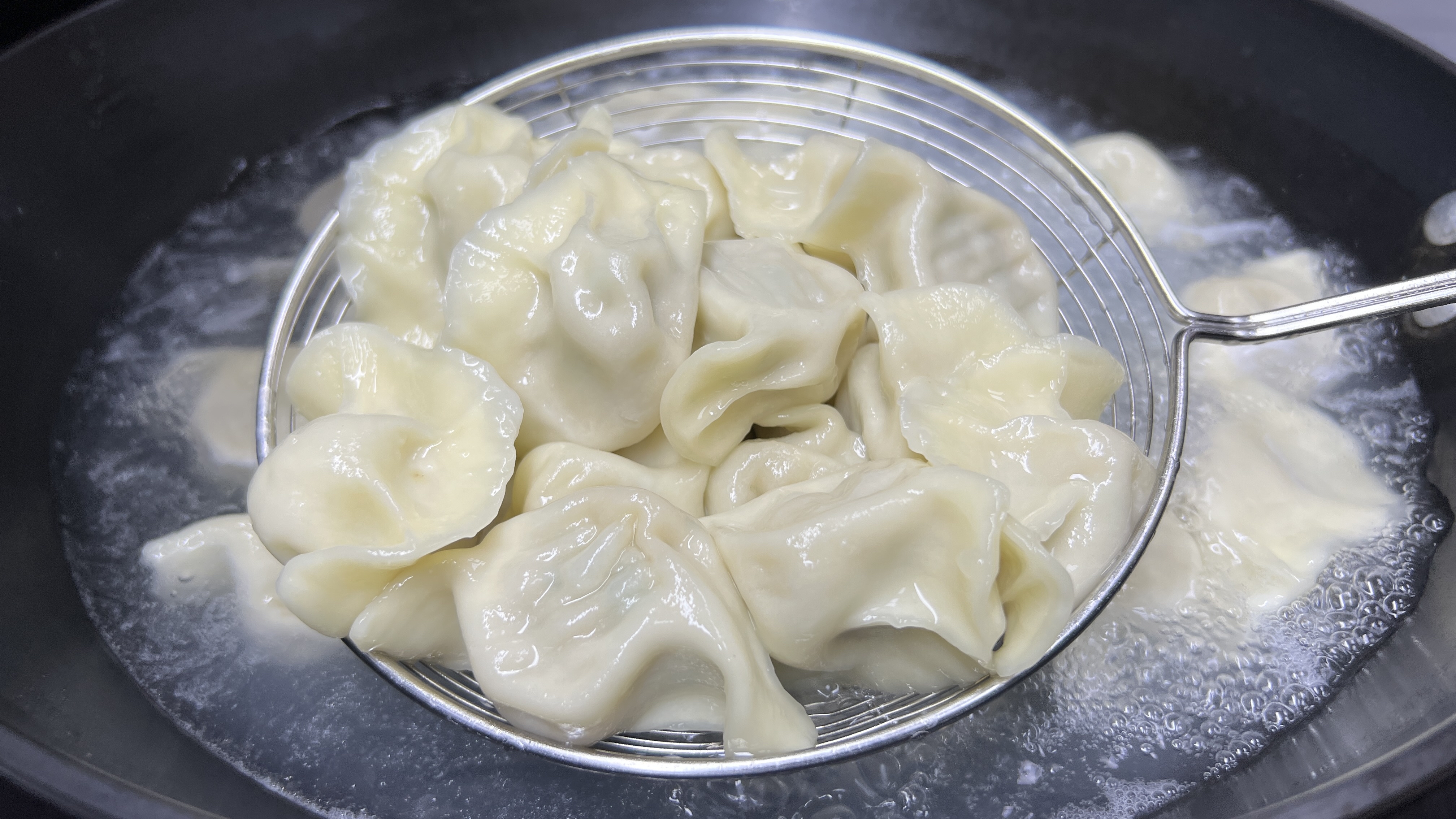 三伏天爱出汗多吃这馅的饺子,教你调馅配方,饺子个个鲜嫩又多汁
