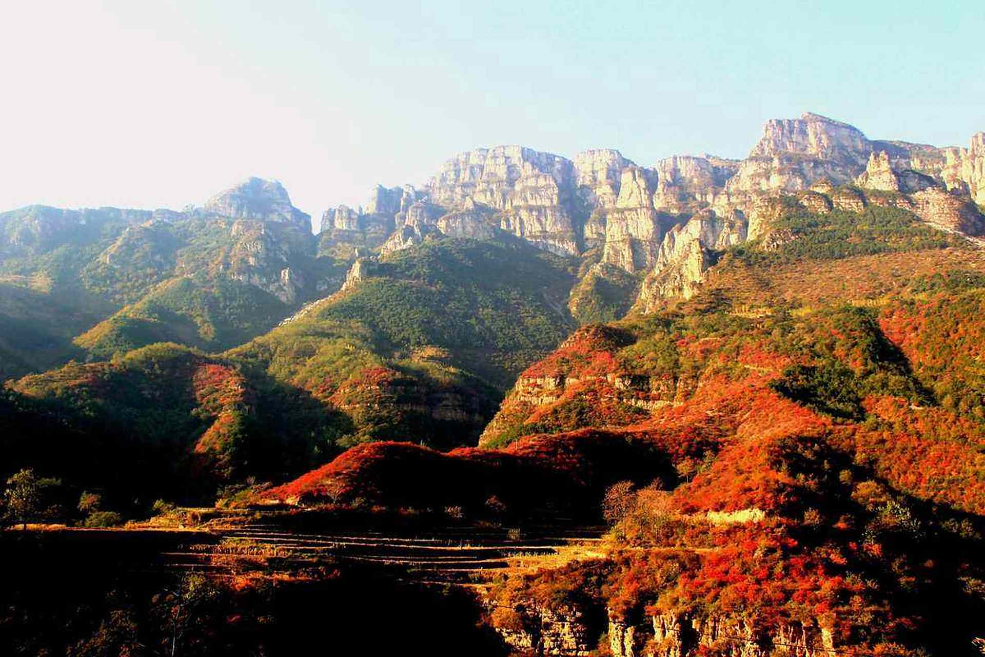 林州不仅有着壮丽的自然风光,还拥有着深厚的人文底蕴和独特的美食