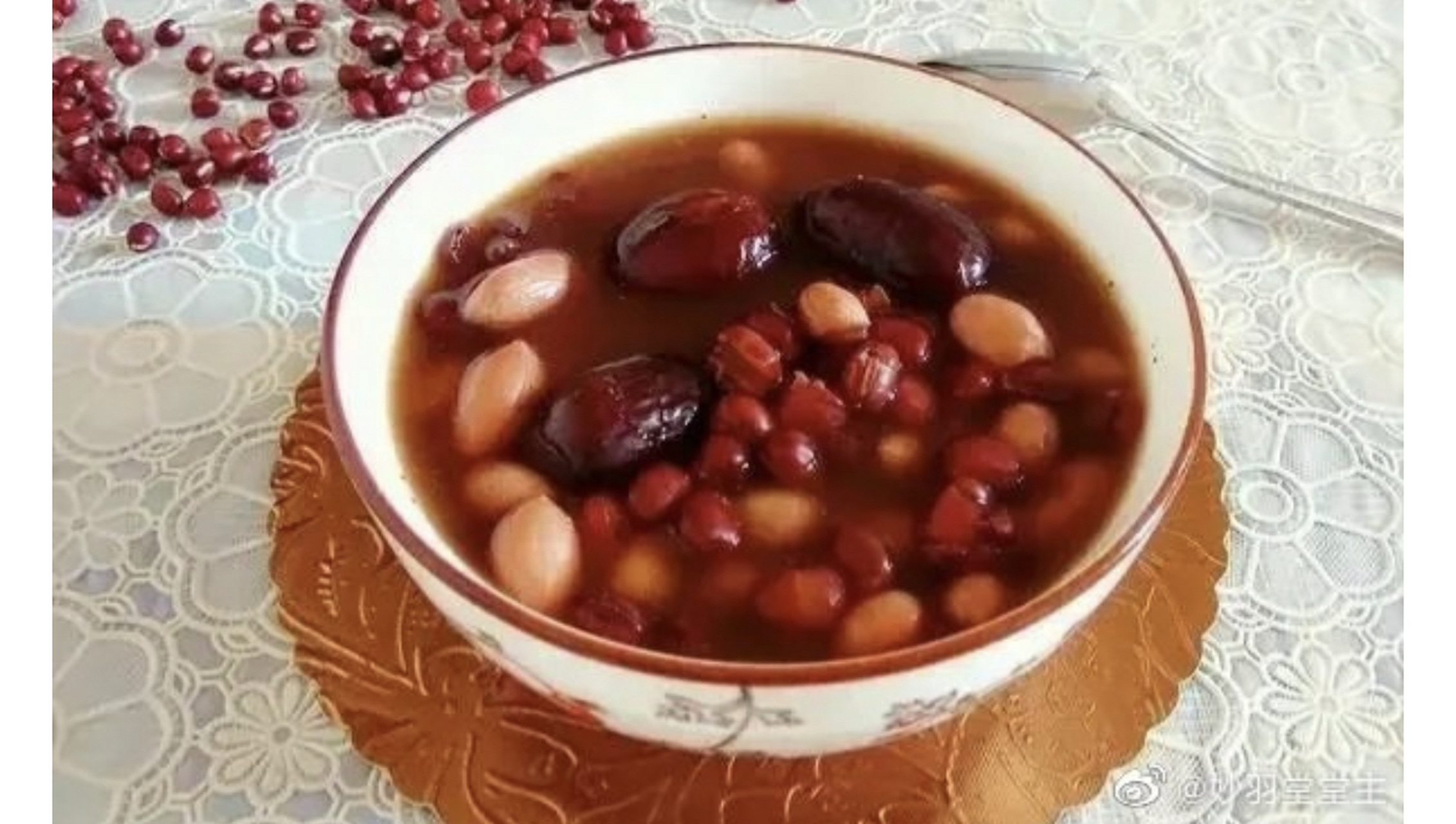 补脾和胃,养血  红枣花生汤