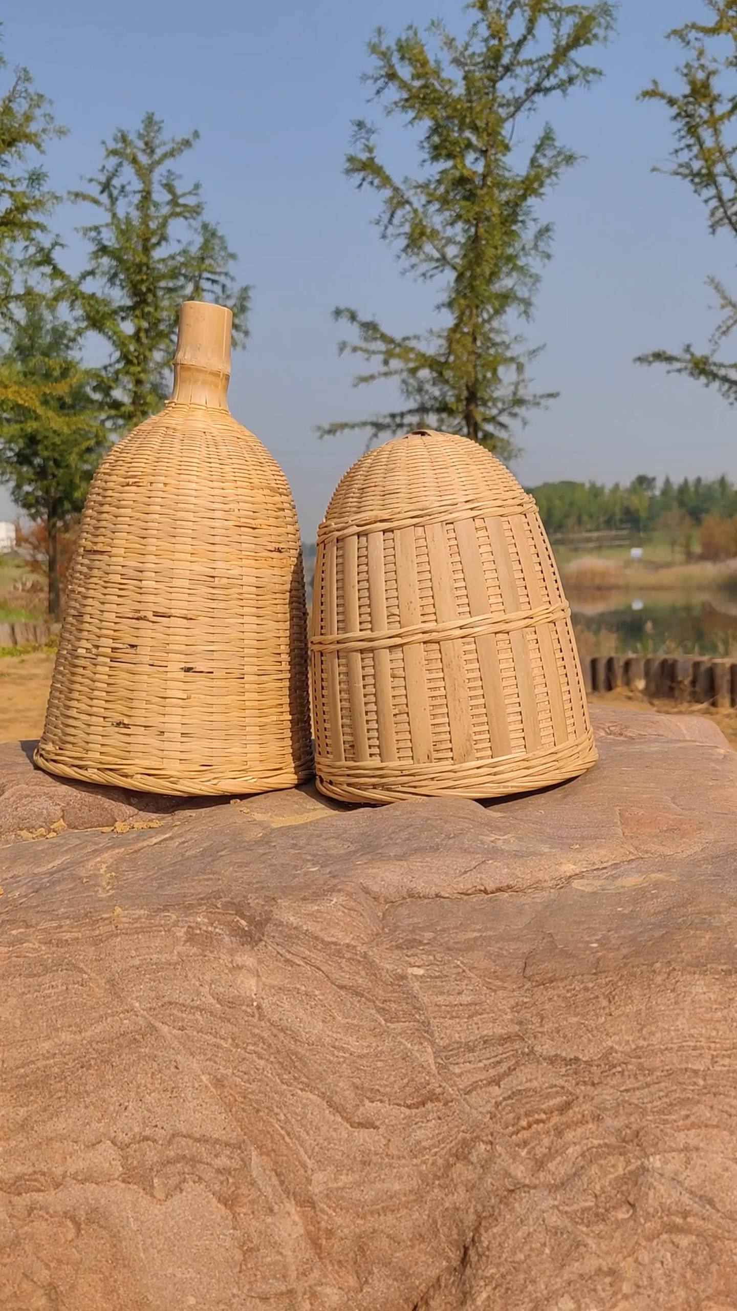 这种带把手竹制收蜂笼才真好用!