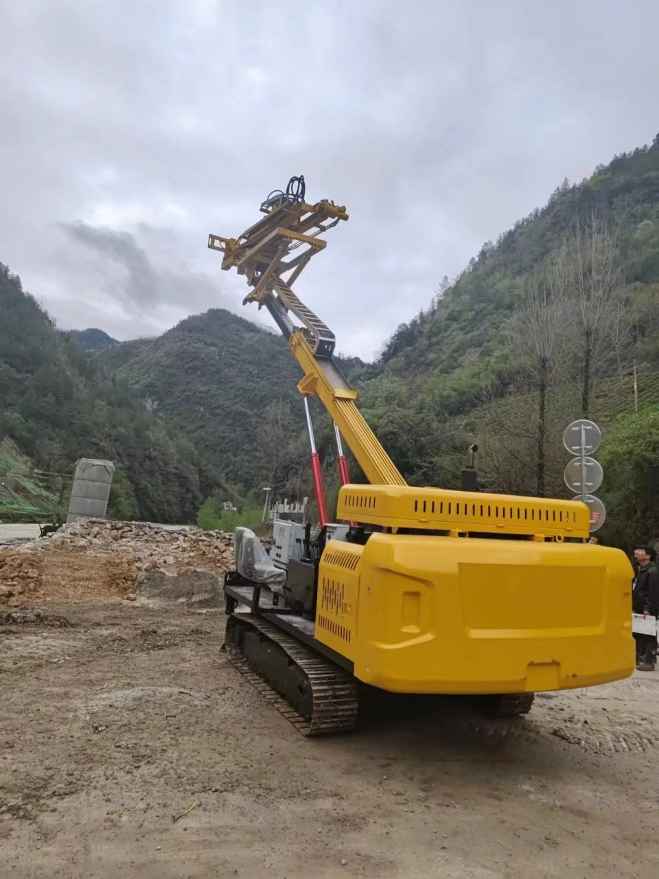 护坡锚固钻机用于建筑 水利 勘探 深基坑支护  公路铁路边坡加固等