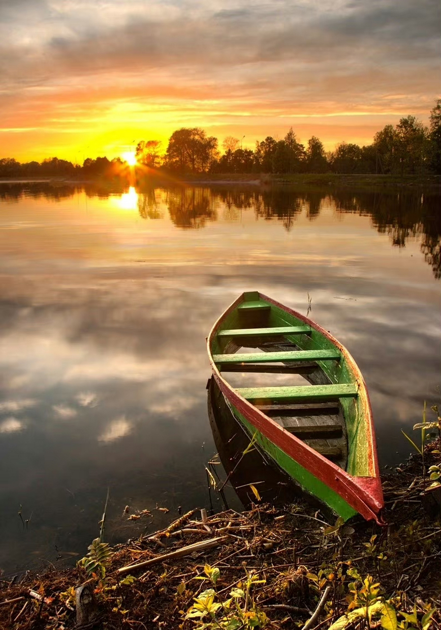 美好的生活,应该拥有一颗淡泊宁静的心,不管外面的世界如何变化,自己