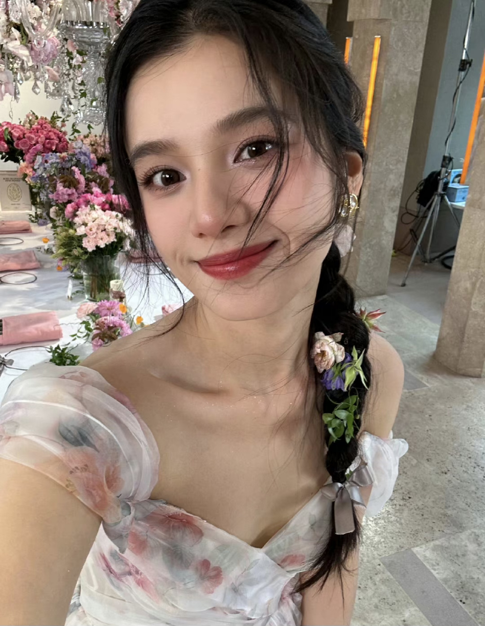 张婧仪生图照片,这个皮肤状态太绝了