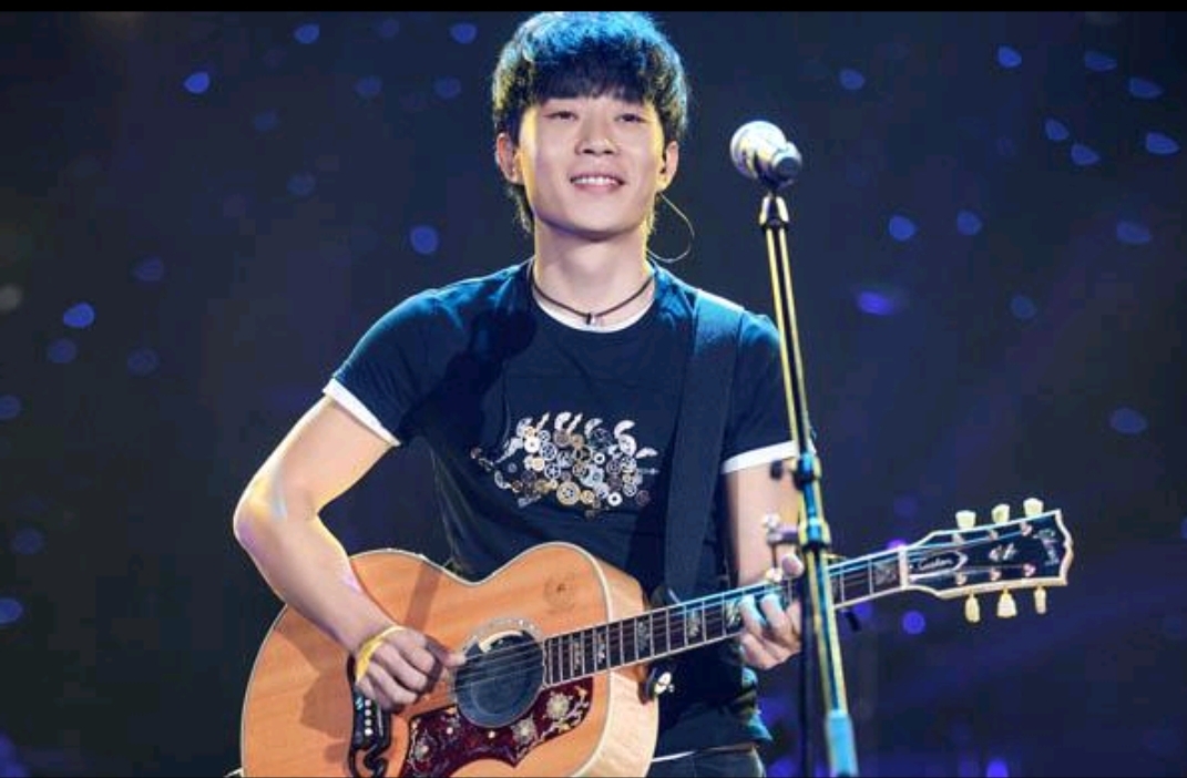 2014年,赵雷参加《中国好声音》演唱《画》被刘欢选中;2017年,赵雷