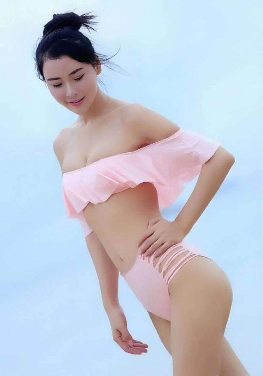 助我上热门# 女演员吴丹时尚性感唯美动人