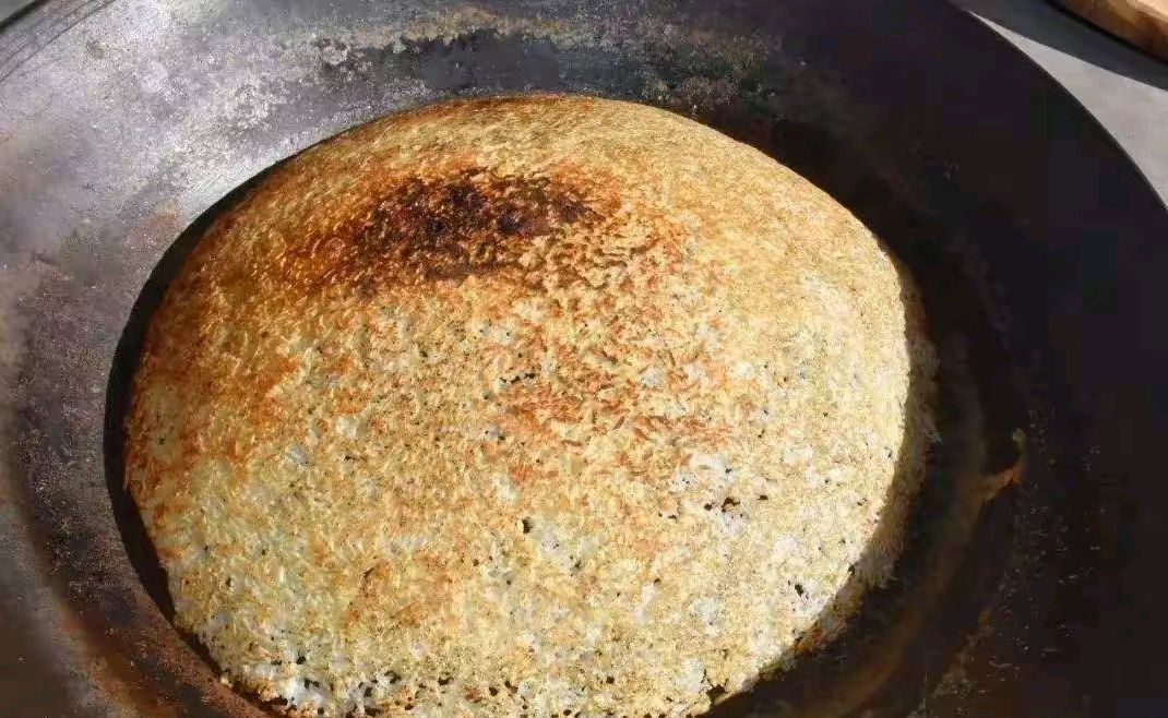 大锅饭的锅巴别扔
