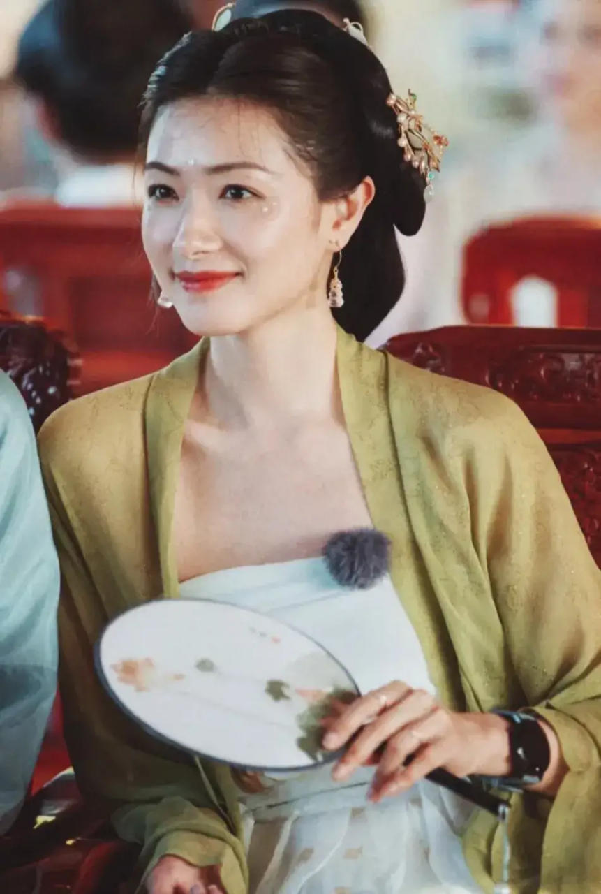 万茜古装造型都很美