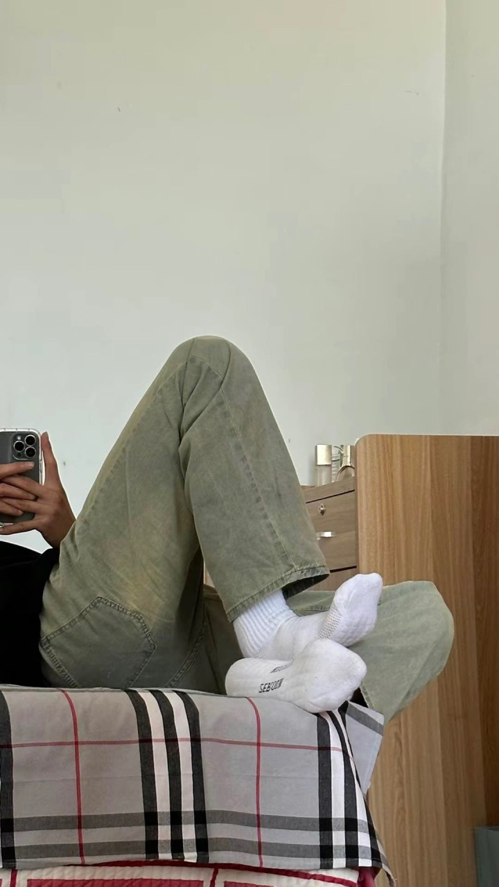 体育生# #脚臭# #白袜# 速度决定响声 力度决定水声 长度决定叫声