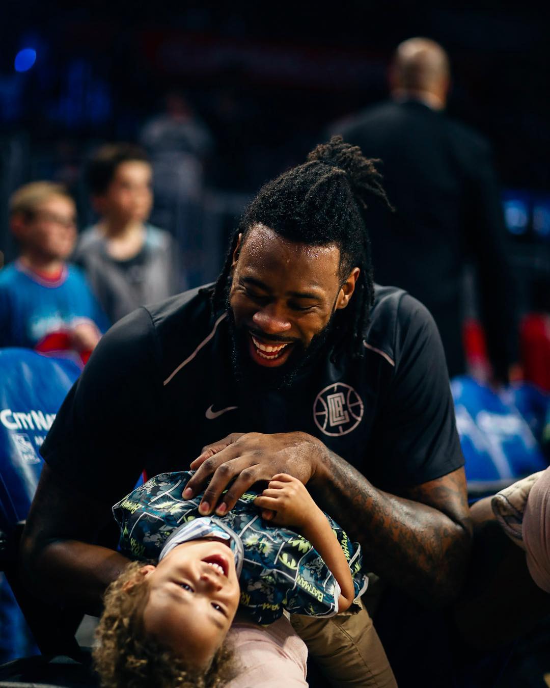 黑人生下白人儿子,乔丹怀疑妻子"戴绿帽",亲子鉴定后彻底沉默