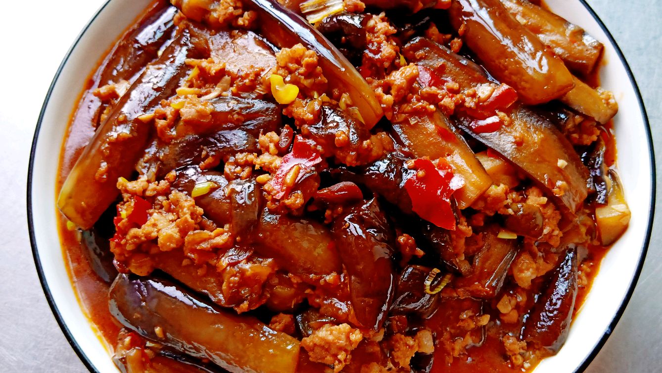 「鱼香肉沫茄子」无需油炸更健康超级下饭的猪肉烧茄子盖米饭无敌