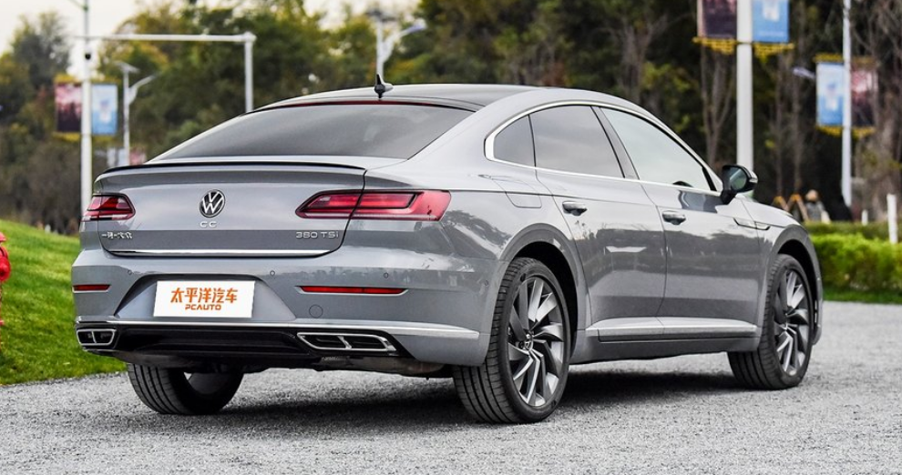 2023款大众cc样车曝光,双边四出排气 高功率2.0t,运动气息十足