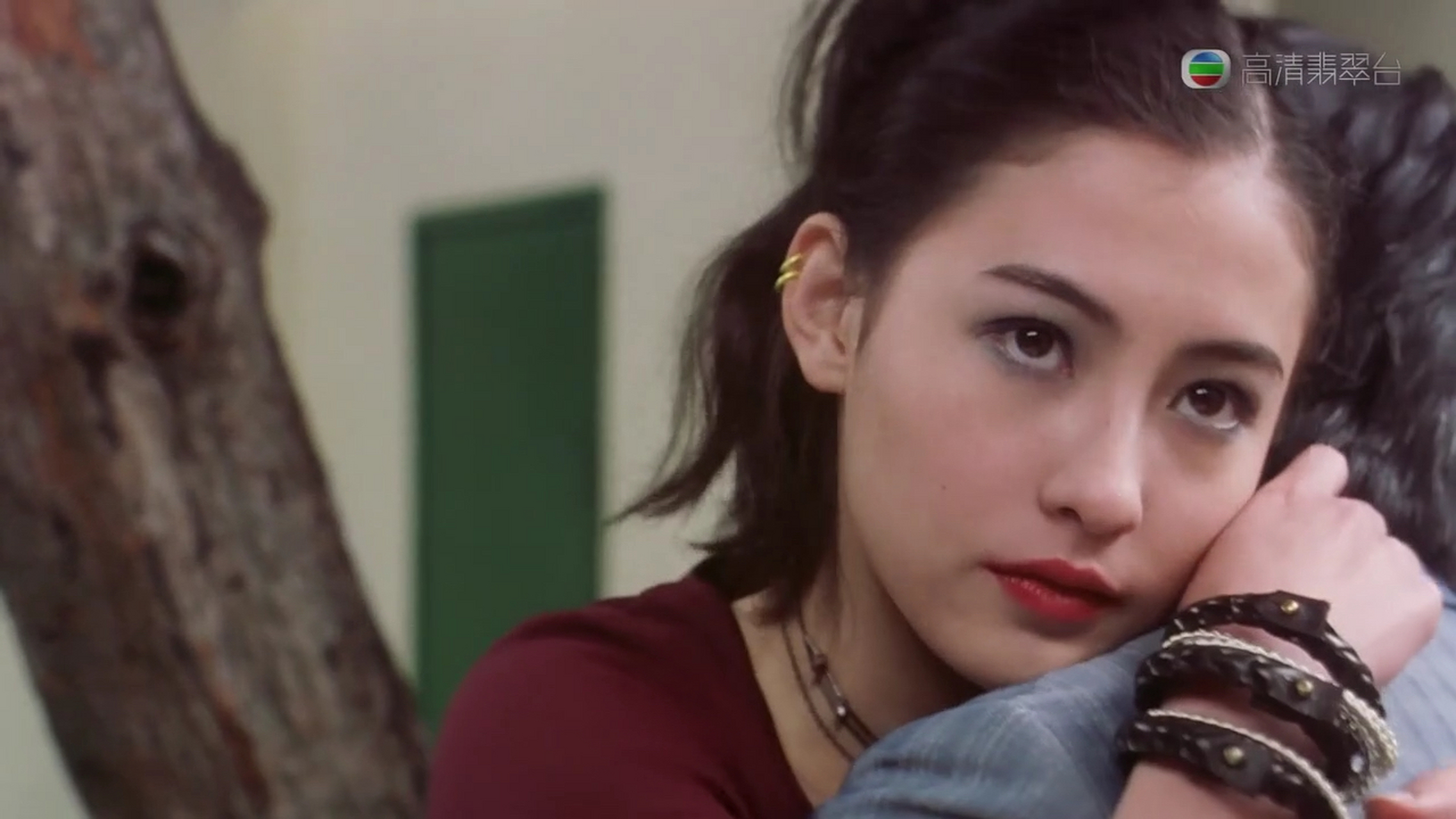 《喜剧之王》里,柳飘飘是什么时候爱上尹天仇的?  歪脖子树下一相拥?