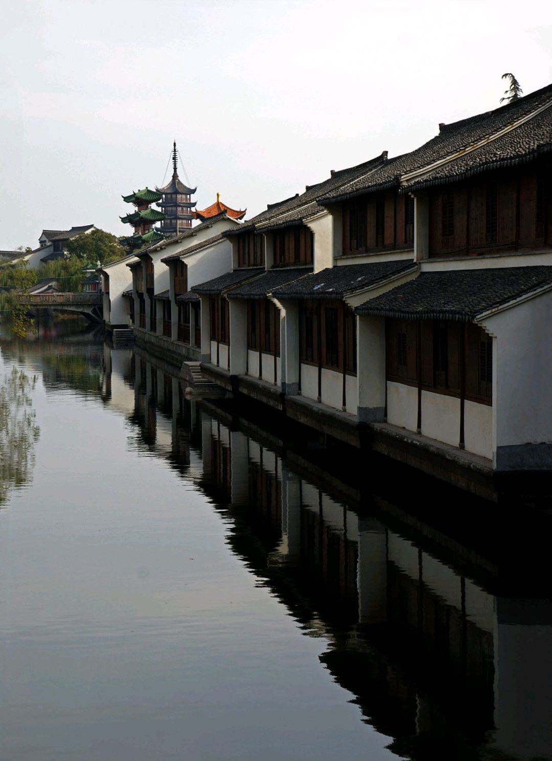 海宁盐官古镇:感受古老文化与水乡风情