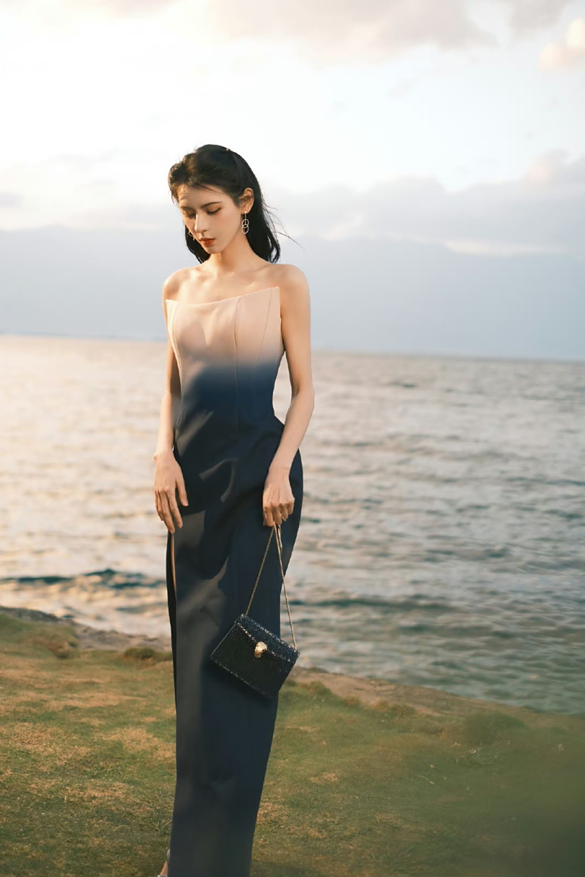 张予曦# 纤瘦高挑的身材,前凸后翘,白皙细嫩的大长腿,性感迷人